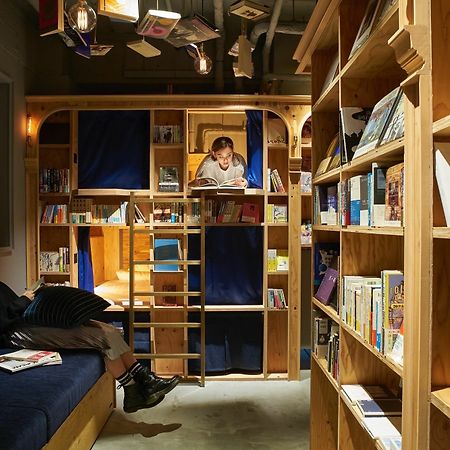 Book And Bed Tokyo-Kyoto Vandrarhem Exteriör bild